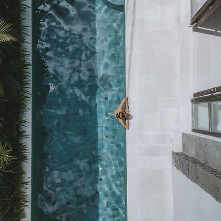 Aster Villa Seminyak Buitenkant foto